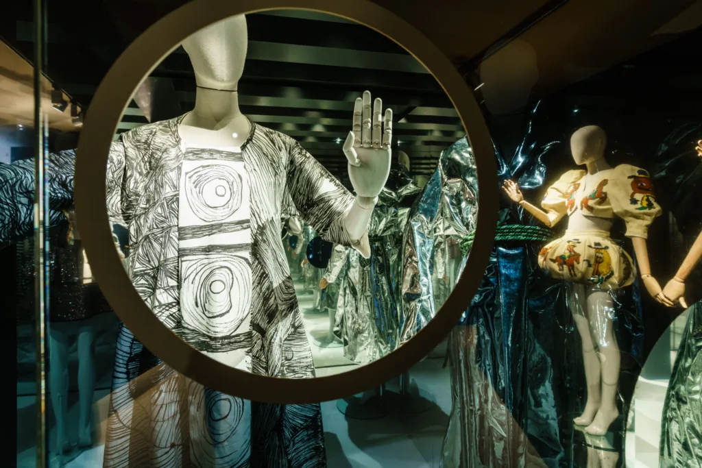 Exposition Reflection by Jean-Paul Lespagnard_Musee Mode & Dentelle ©Actions et Services